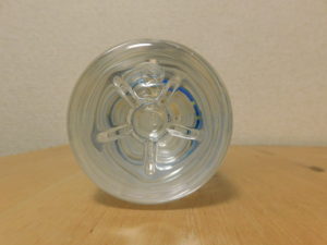 松川村産　ミネラルウォーター　安曇野のやさし水　550ml　ペットボトル底部分