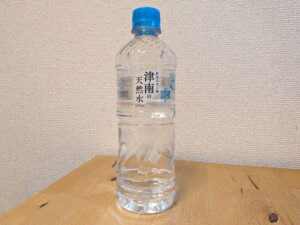 新潟名水の郷 　津南の天然水　ミネラルウォーター　550mlボトル　ゆきバージョン