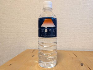 富士清水 JAPAN WATER 山中湖村産ミネラルウォーター 2026年7月9日追加画像 ラベル正面