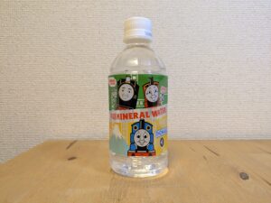 きかんしゃトーマス　富士ミネラルウォーター　山梨県富士吉田市産　きかんしゃトーマスラベル
