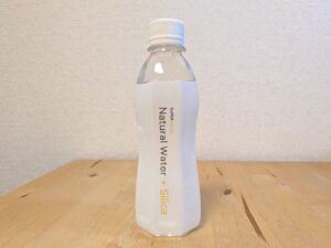 スーパーホテル　Natural Water　＋Silica　鹿児島県霧島市産　ミネラルウォーター　300ml