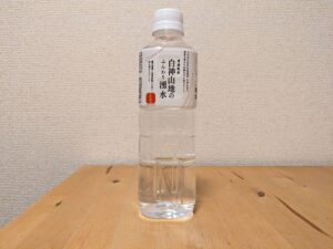 世界自然遺産　白神山地　鰺ヶ沢町　ミネラルウォーター
