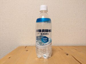 純水　炭酸水　ペットボトル