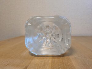 10年保存水　災害備蓄用　岐阜県関市産ミネラルウォーター　2000ml　ペットボトル底部分　東洋製罐製