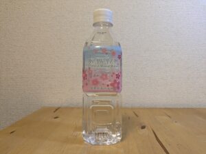 河津桜　KAWAZU　河津七滝の天然水　ミネラルウォーター