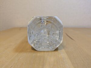 ミネラルウォーター　静岡県伊豆の国市産　伊豆の天然水　ペットボトル底部分