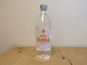 アクアパンナ　イタリアトスカーナ地方採水　ミネラルウォーター