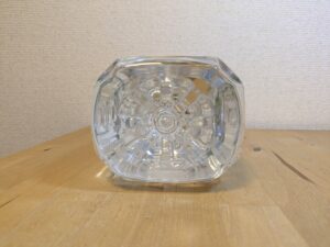 熊本天然水　菊池市産ミネラルウォーター　くまモンラベル　ペットボトル底部分