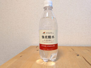 リテールパートナーズ　強炭酸水　佐賀県小城市産天然水使用　2026年6月3日追加画像　ラベル正面