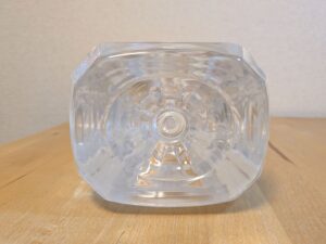 志布志の自然水　非常災害備蓄用　ナチュラルミネラルウォーター　ペットボトル底部分