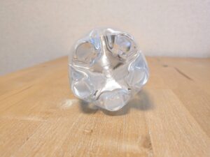 田子の月　富士のふもとのおいしい水　ミネラルウォーター　ペットボトル底部分　吉野工業所製