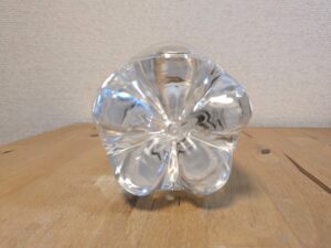 カインズ　CAINZ　炭酸水　天然水でつくった　伊賀市産　ペットボトル底部分