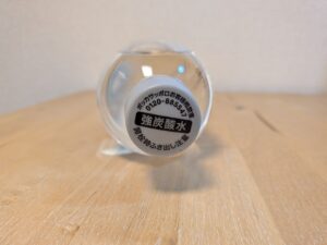 クリアタンサン　ポッカサッポロ　天然水由来純水使用　強炭酸水　ペットボトルキャップ