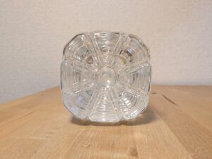 四季の恵み 天然水 静岡県静岡市産ミネラルウォーター ペットボトル底部分