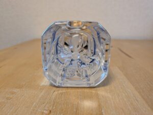 奥秩父の天然水　山梨県甲州市産ミネラルウォーター　500ml　ペットボトル底部分