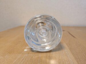 城下町の湧き水　長野県松本市産ミネラルウォーター　女鳥羽の泉　ペットボトル底部分