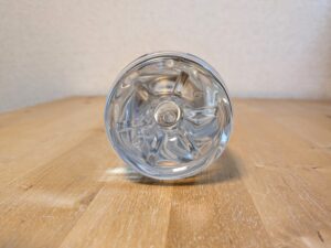 セブン＆アイ　プレミアム　天然水　かつらぎ町産　ペットボトル底部分　吉野工業所製