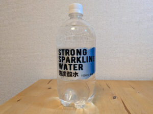 サーフビバレッジ　STORONG SPARKLING WATER　強炭酸水