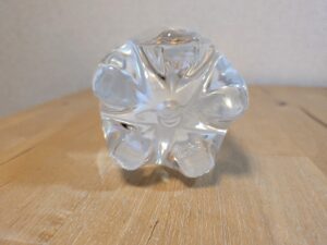 天然水使用強炭酸　炭酸水　ベストプライス　トップバリュ　ペットボトル底部分