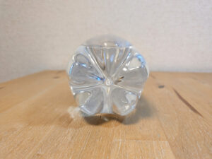 ドンキ史上最強炭酸水　情熱価格　富士吉田市産天然水使用　ペットボトル底部分