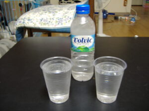 Volvic(ヴォルヴィック / フランス産) 2005年撮影 ミネラルウォーター大全の記念すべき1本目