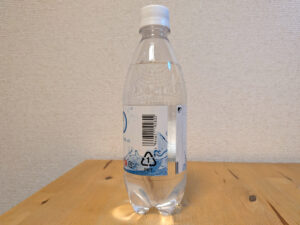 天然水で作った 強炭酸水 木曽町産ミネラルウォーター使用 ラベル側面 バーコード