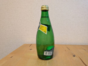 ペリエ Perrier フランス産炭酸水 ラベル左側面