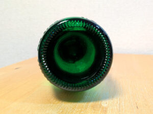 ペリエ Perrier フランス産炭酸水 ビンの底