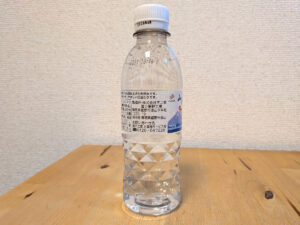 不二家 山の水 オリジナルミネラルウォーター ペコちゃん バーコード