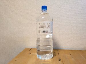 飛騨の天然水 くらしにベルク 高山市産ミネラルウォーター ラベル側面 バーコード