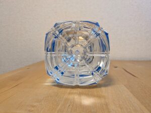 飛騨の天然水 くらしにベルク 高山市産ミネラルウォーター ペットボトル底部分
