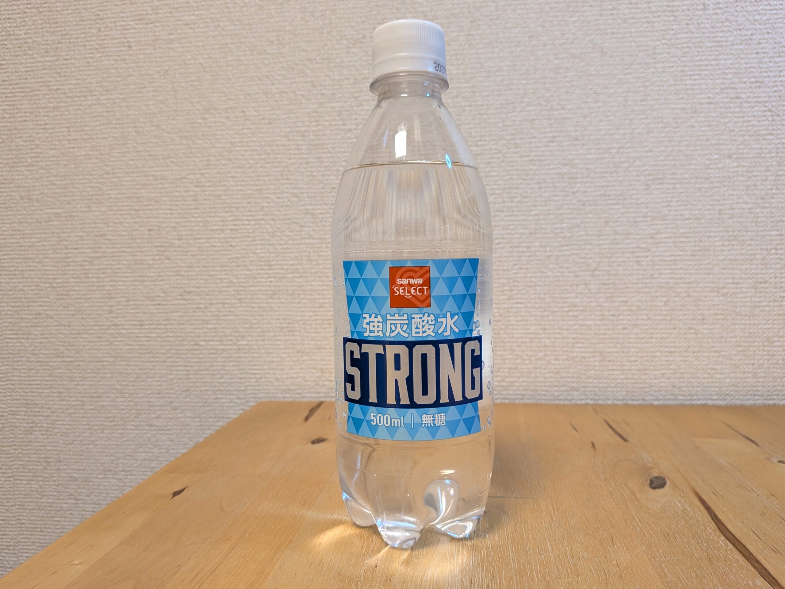 SANWA SELECT　サンワセレクト　強炭酸水　山梨県山梨市産ミネラルウォーター使用　ラベル正面