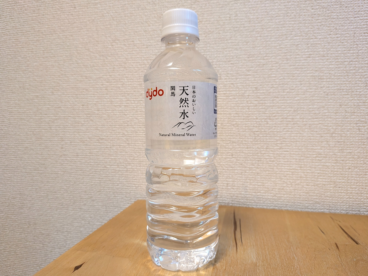 日本のおいしい天然水　閑馬　dydo　ダイドー　栃木県佐野市産ミネラルウォーター　ラベル正面