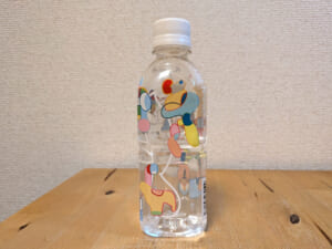 讃岐の天然水 SANUKIミネラルウォーター 溝渕珠能さんデザインラベル 側面